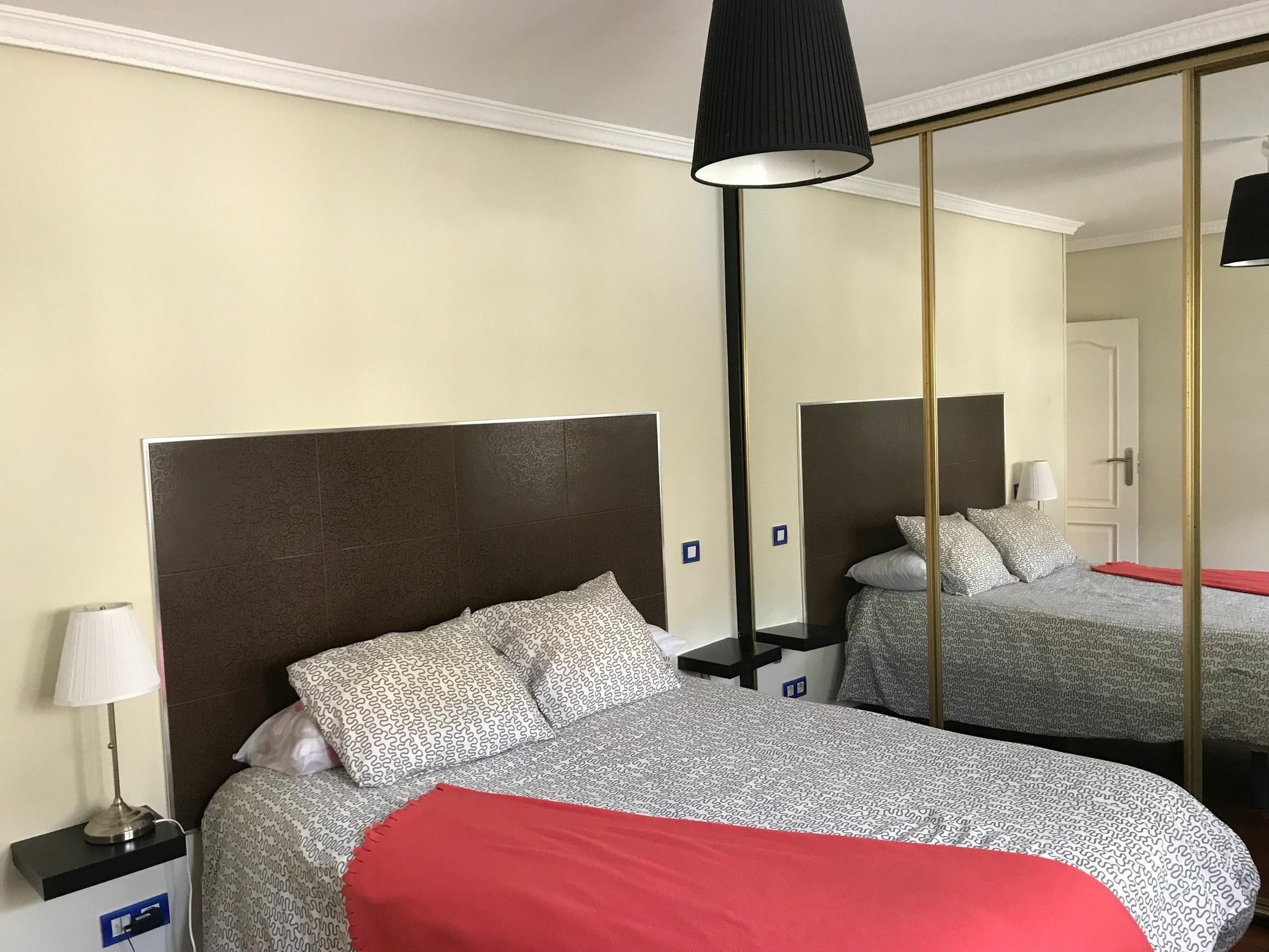 Apartamentos Vintage Menendez Pelayo Santander Eksteriør billede